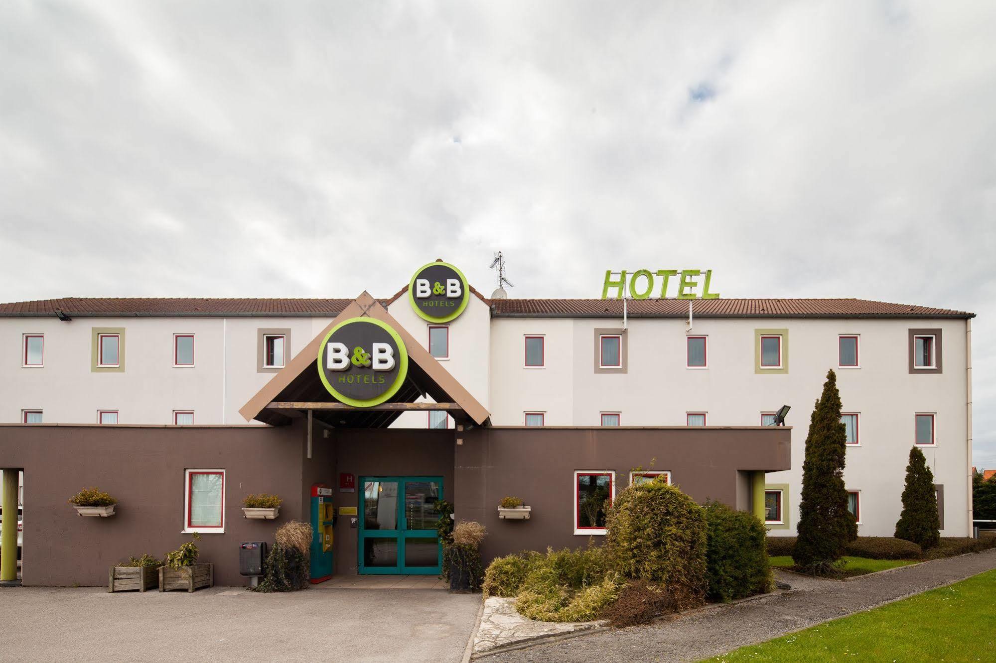 B&B Hôtel Calais Centre St Pierre Exterior foto